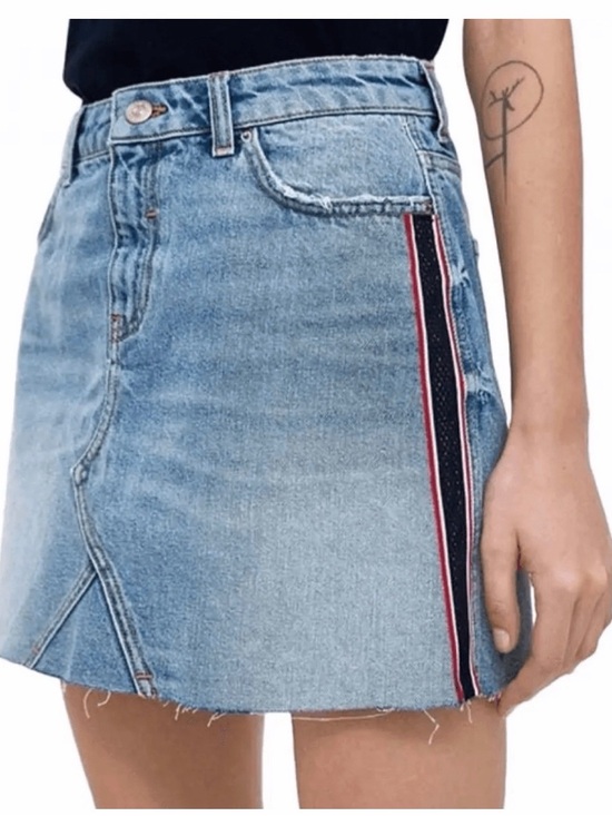 Zara Dresses & Skirts - Zara Light Wash Denim Mini Skirt with Red & Navy Side Stripe 90’s Y2K micro mini